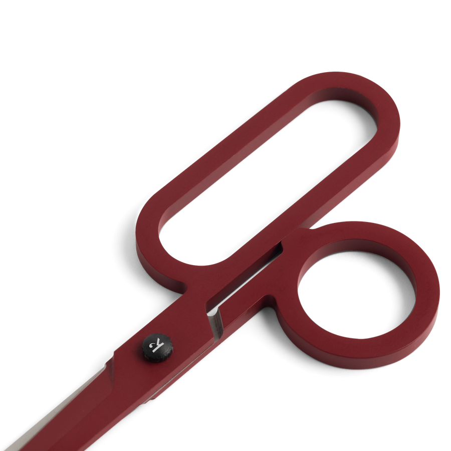 karst-goods-scissors-burgundy-2.webp